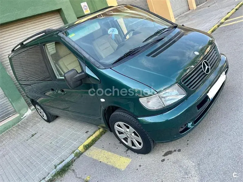 Usado Mercedes V220 122 CV (89 kW) 2003 Verde Monovolumen