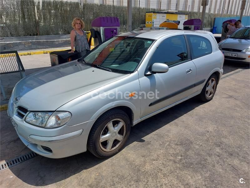 Gris / plata Usado 2002 Nissan Almera Berlina | 3500 € (Precio justo) - Imagen 1/4