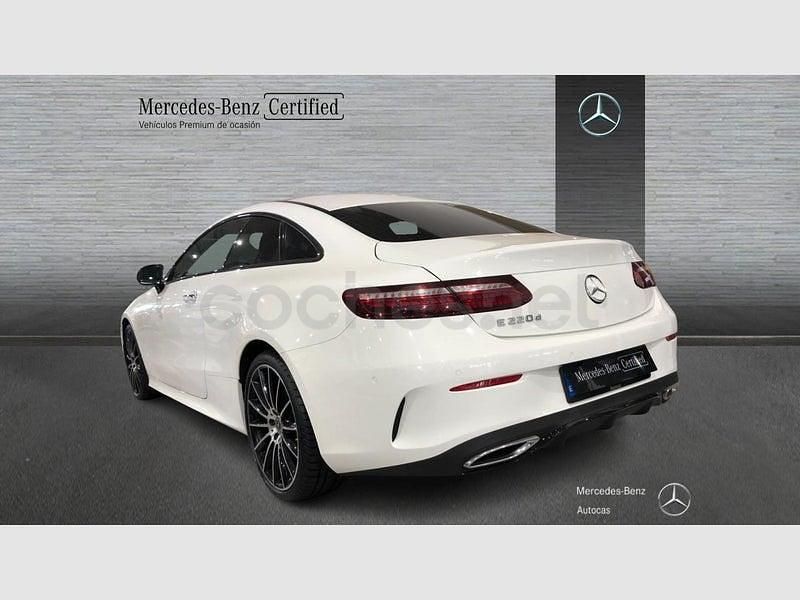 Usado Mercedes E220 AMG line 200 CV (147 kW) 2022 Blanco polar Coupe