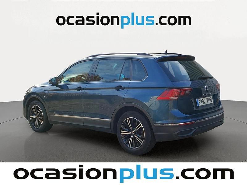 Usado VW Tiguan Life 150 CV (110 kW) 2023 Azul SUV