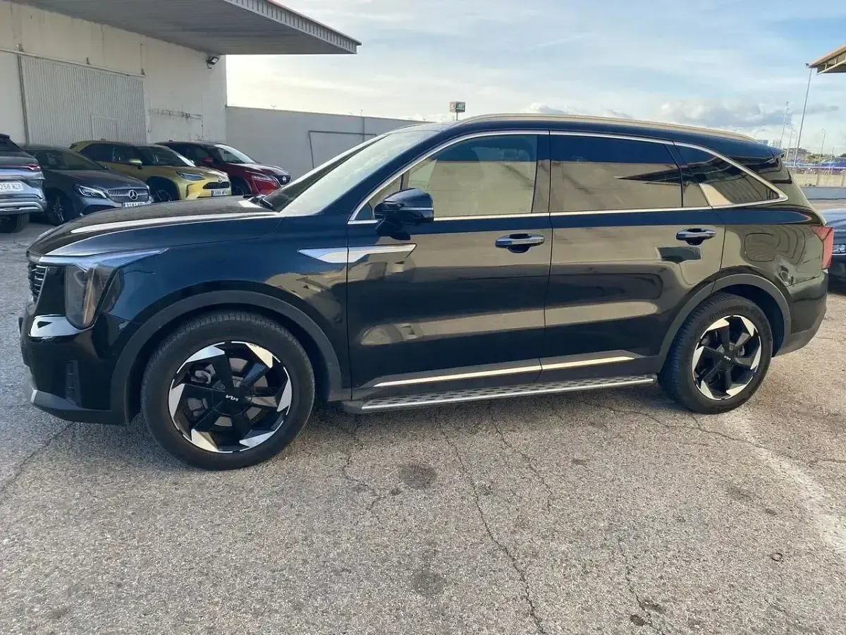Usado Kia Sorento Premium 252 CV (185 kW) 2024 Negro SUV