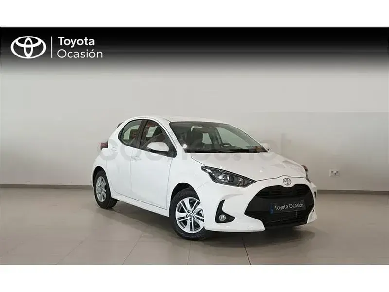 Usado Toyota Yaris 125 CV (91 kW) 2022 Blanco Utilitario