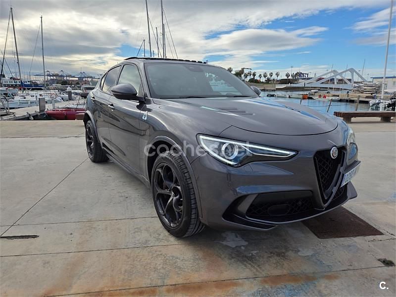 Usado Alfa Romeo Stelvio 510 CV (375 kW) 2021 Gris / plata SUV