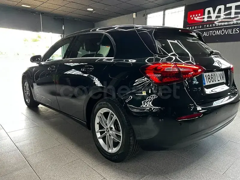 Usado Mercedes A180 109 CV (80 kW) 2018 Negro Berlina