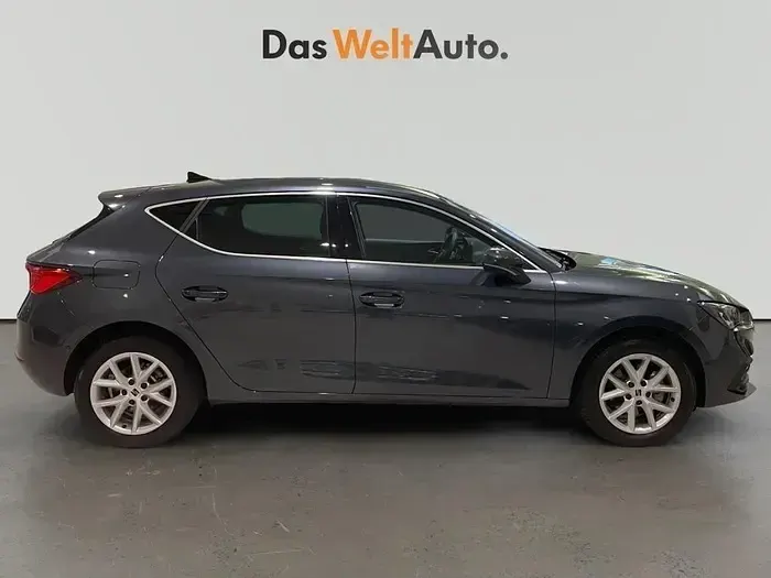 Usado Seat Leon Style 116 CV (85 kW) 2025 Gris Berlina