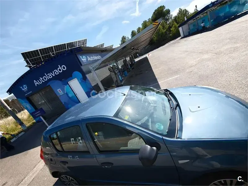 Usado Dacia Sandero Ambiance 75 CV (55 kW) 2009 Azul Berlina
