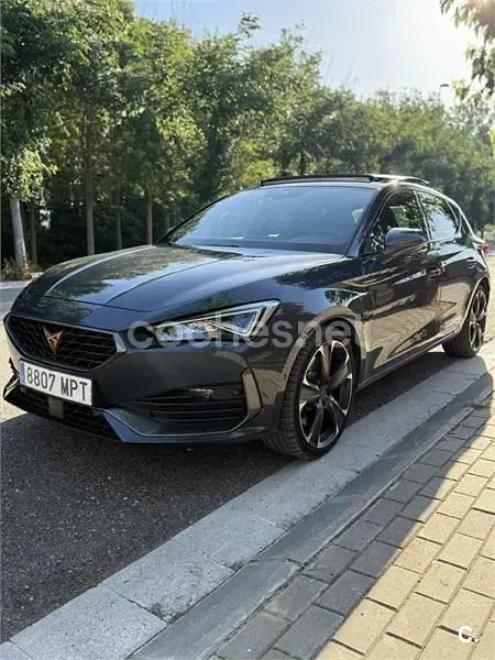 Usado Cupra Leon 245 CV (180 kW) 2021 Gris / plata Berlina