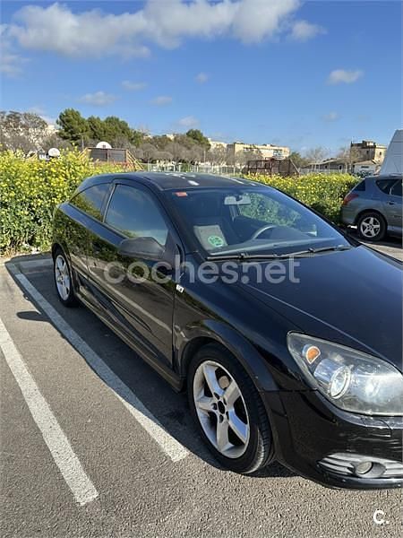Usado Opel Astra GTC Enjoy 115 CV (84 kW) 2009 Negro Berlina