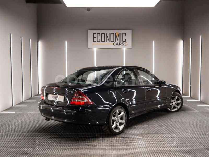 Azul Usado 2005 Mercedes C220 Sport Edition Berlina | 9999 € - Imagen 1/4