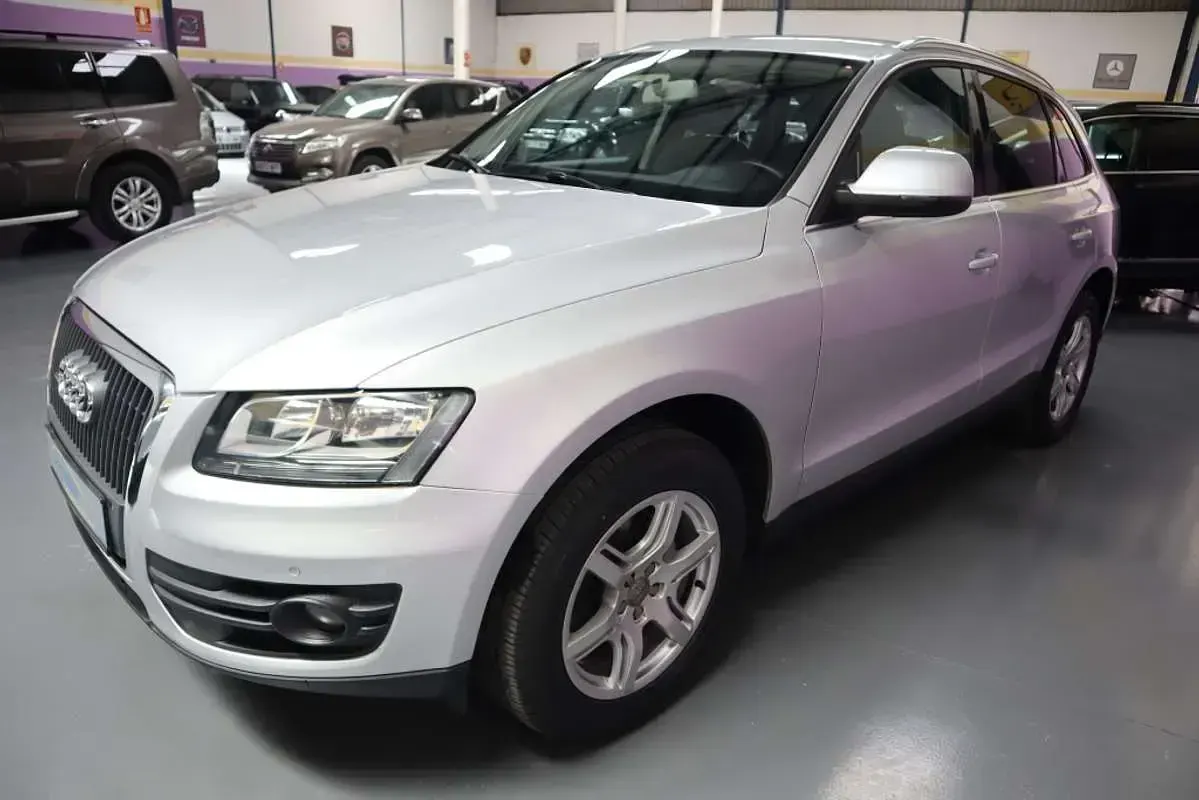 Usado Audi Q5 170 CV (125 kW) 2010 Gris SUV
