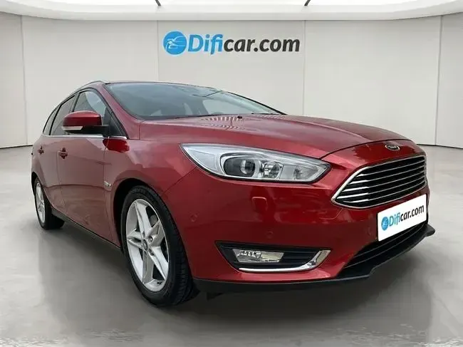 Usado Ford Focus Titanium 125 CV (91 kW) 2018 Rojo Berlina
