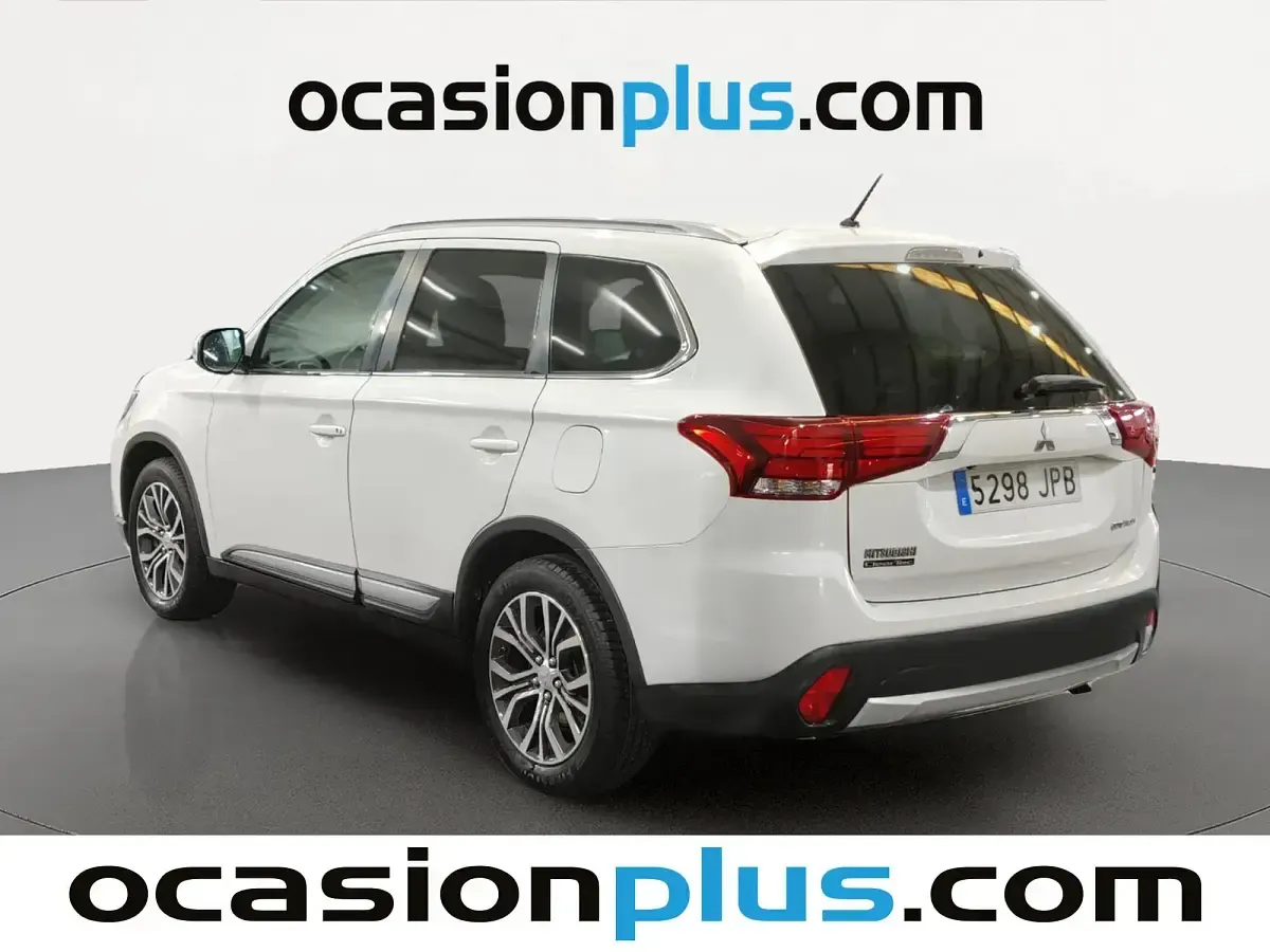 Usado Mitsubishi Outlander Motion 150 CV (110 kW) 2016 Blanco SUV