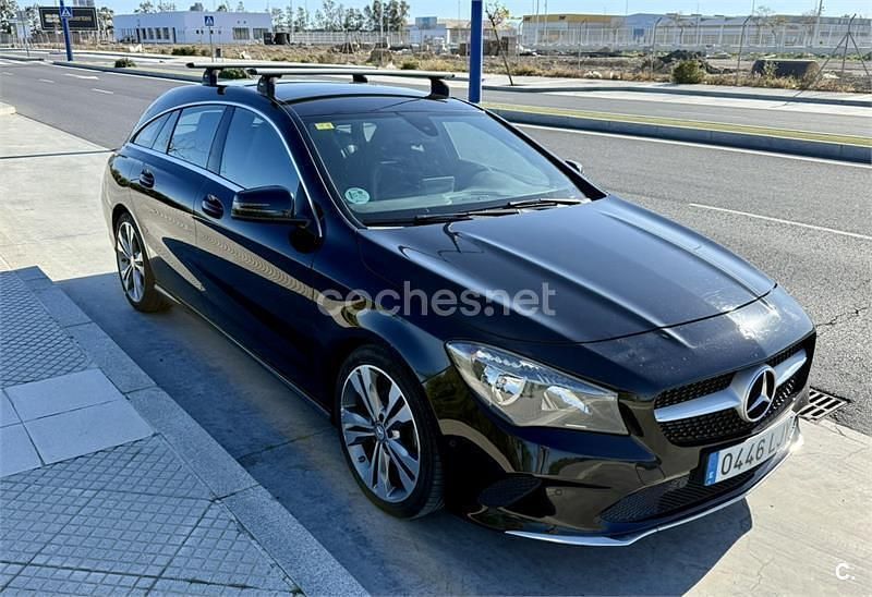 Usado Mercedes CLA200 Shooting Brake Urban 136 CV (100 kW) 2017 Negro Familiar