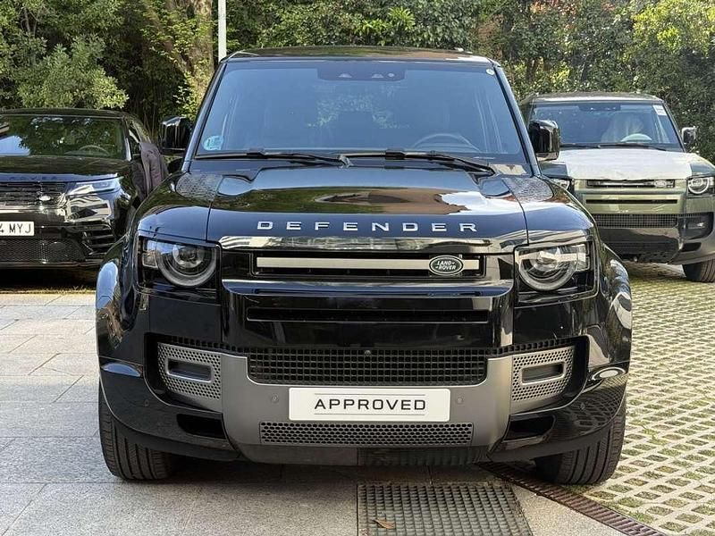 Usado Land Rover Defender SE 249 HP (183 kW) 2025 Preto SUV