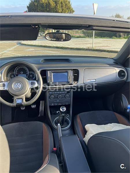 Usado VW Beetle 105 CV (77 kW) 2016 Gris / plata Utilitario