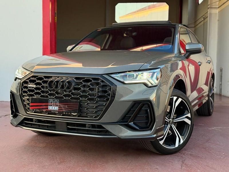 Usado Audi Q3 Sportback Ambiente 200 CV (147 kW) 2023 Gris / plata SUV