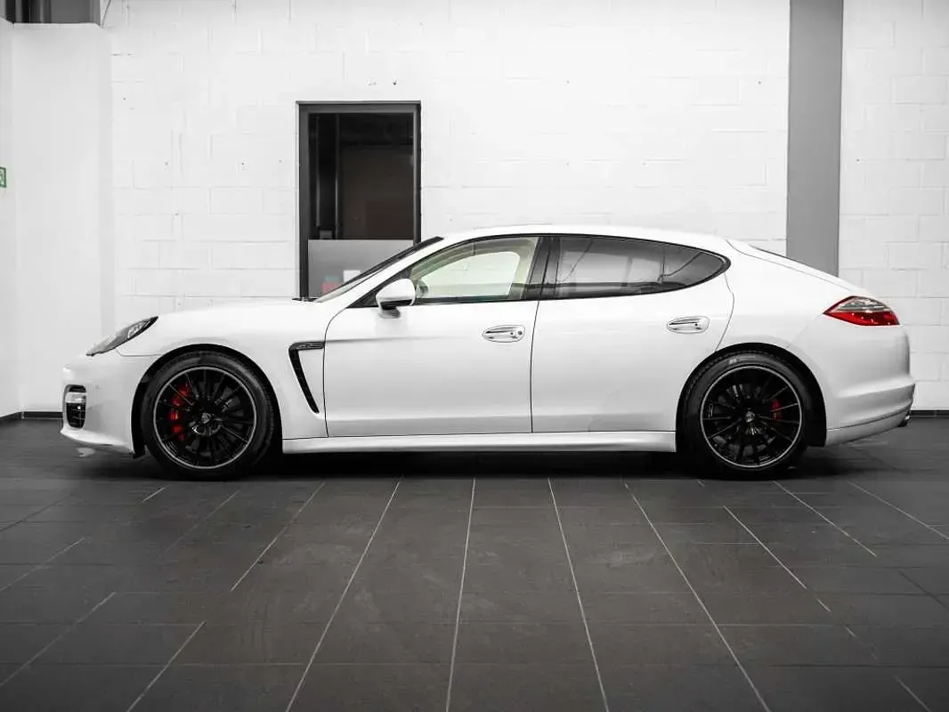 Usado Porsche Panamera Turbo S 551 CV (405 kW) 2012 Blanco Berlina