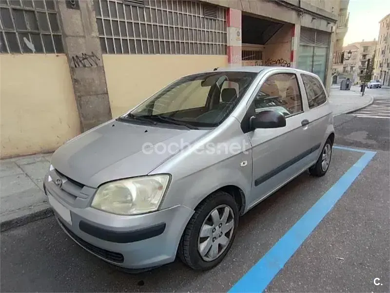 Usado Hyundai Getz 63 CV (46 kW) 2005 Gris / plata Utilitario