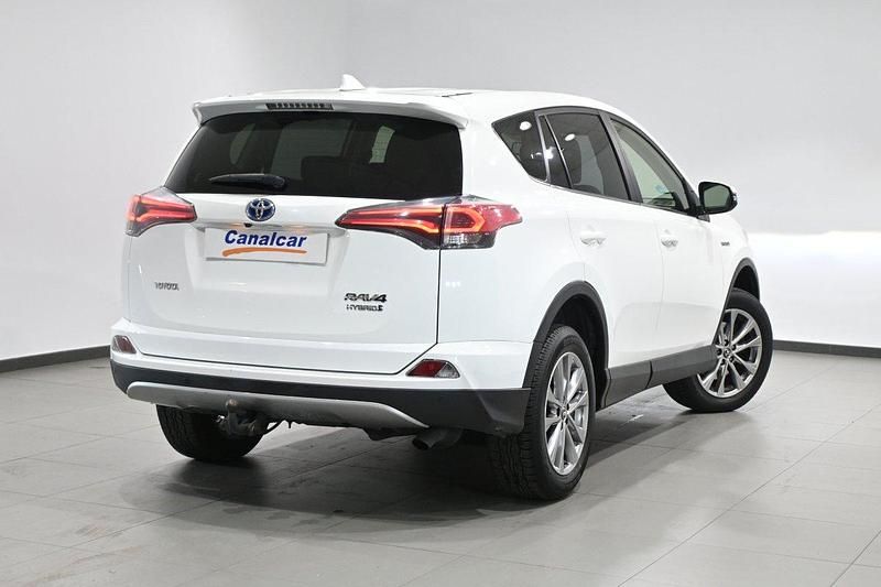 Usado Toyota RAV4 Hybrid Advance 197 CV (144 kW) 2018 Blanco SUV