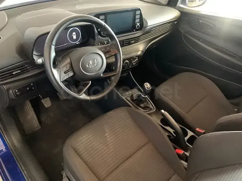 Usado Hyundai i20 100 CV (73 kW) 2023 Verde Utilitario