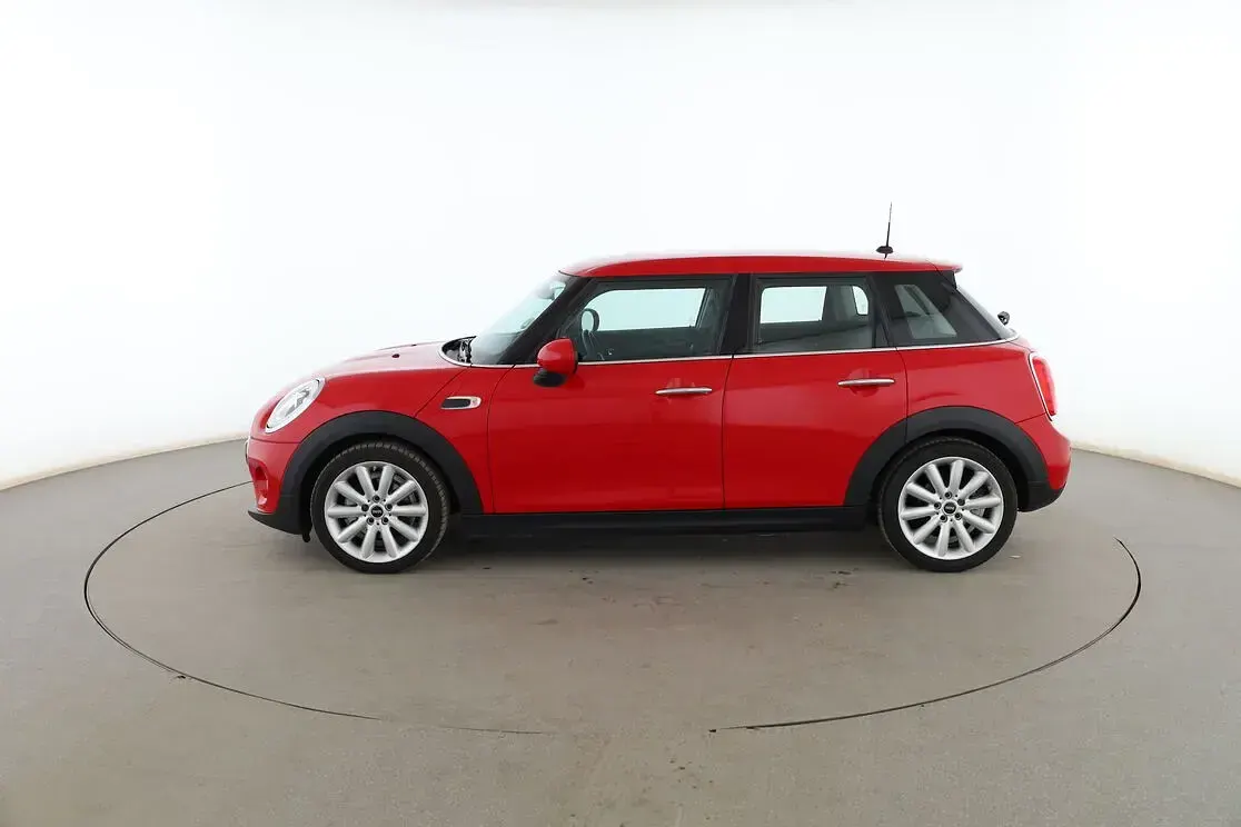 Usado Mini Cooper 135 CV (99 kW) 2017 Rojo Utilitario