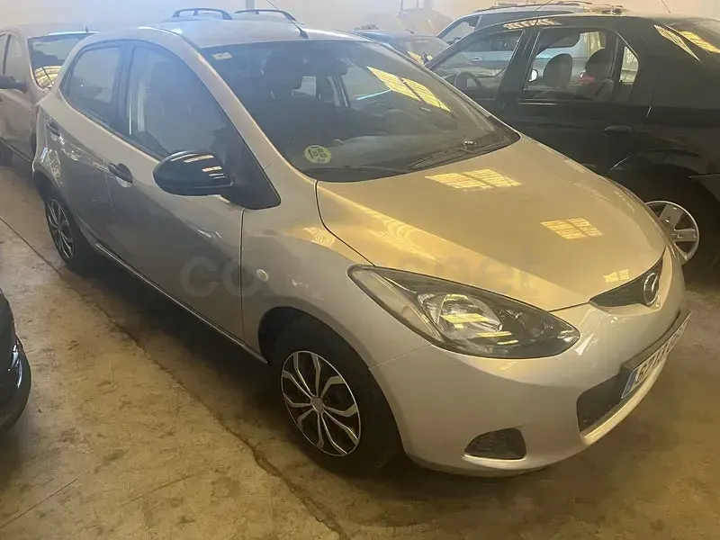 Usado Mazda 2 Active 68 CV (50 kW) 2008 Gris / plata Utilitario