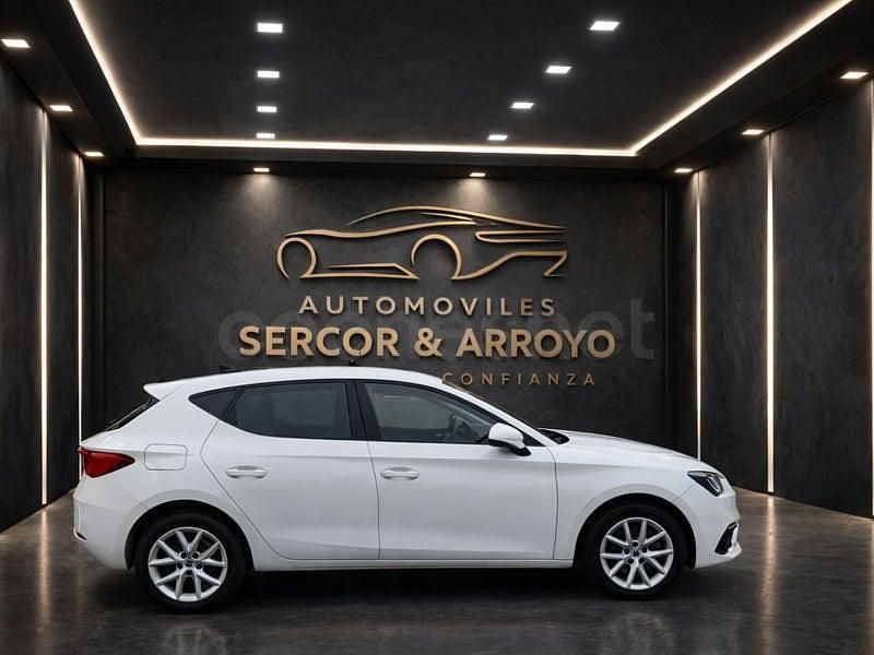 Usado Seat Leon Style 115 CV (84 kW) 2021 Blanco Berlina