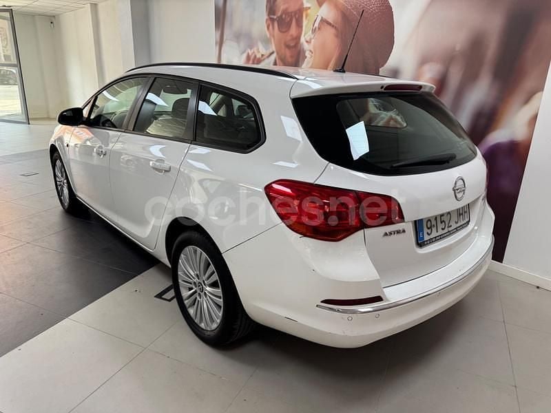 Usado Opel Astra Selective 110 CV (80 kW) 2015 Blanco Familiar