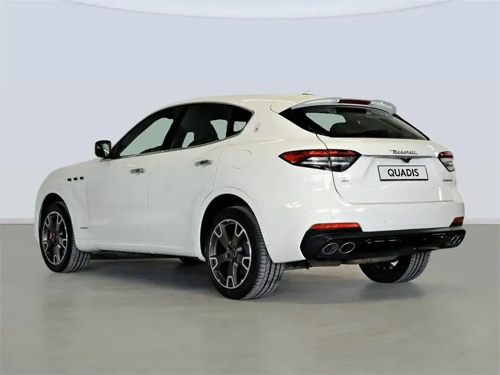 Usado Maserati Levante 350 CV (257 kW) 2021 Blanco SUV