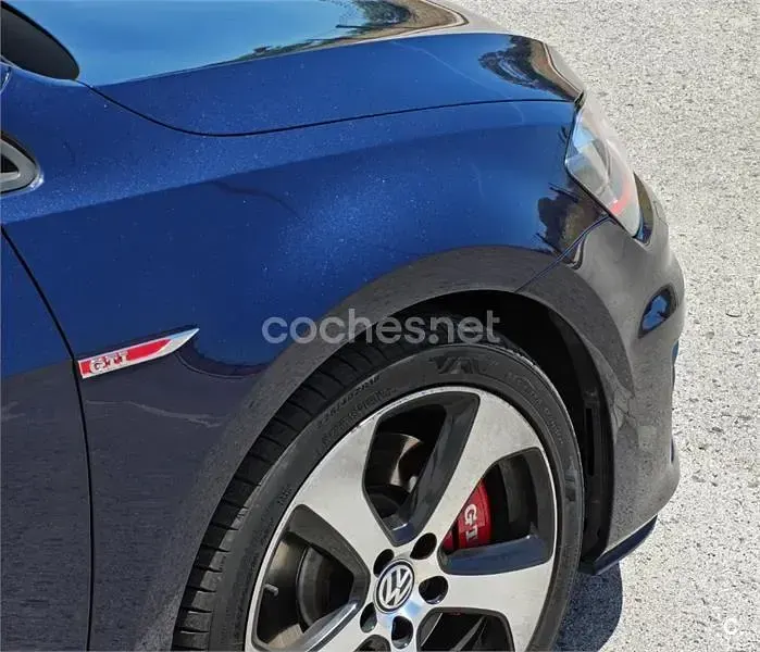 Usado VW Golf VII GTI 230 CV (169 kW) 2016 Azul Berlina
