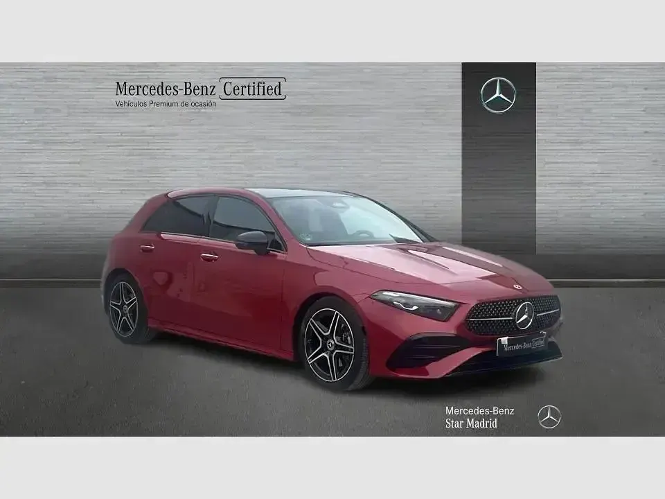 Usado Mercedes A200 150 CV (110 kW) 2025 Rojo Berlina