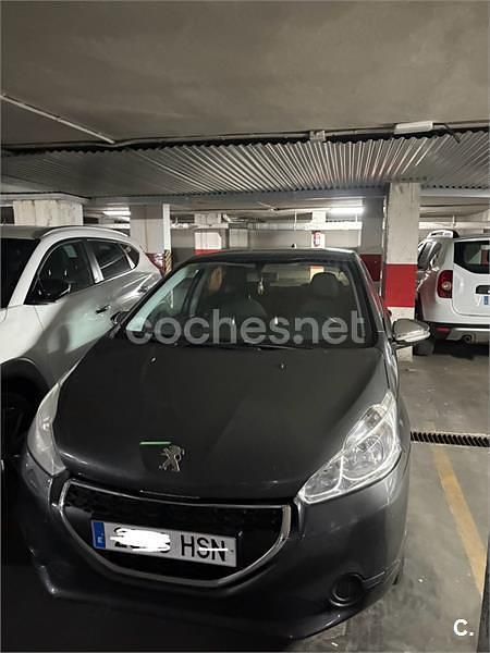 Usado Peugeot 208 Allure 92 CV (67 kW) 2013 Gris / plata Utilitario