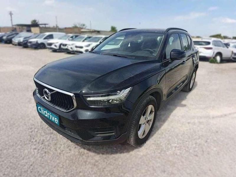 Usado Volvo XC40 Momentum 129 HP (94 kW) 2022 Preto SUV