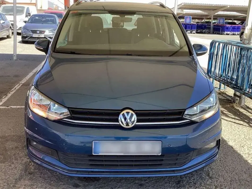 Usado VW Touran Edition 116 CV (85 kW) 2018 Azul Monovolumen