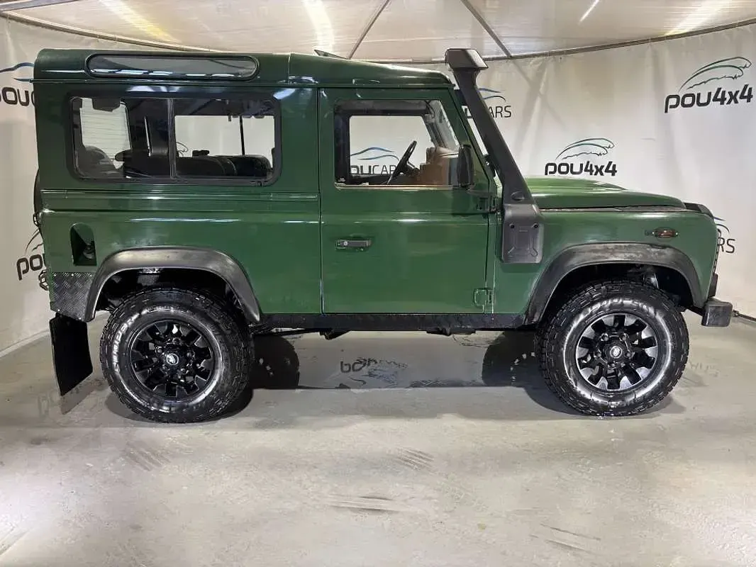 Usado Land Rover Defender SE 122 CV (89 kW) 2009 Verde Familiar