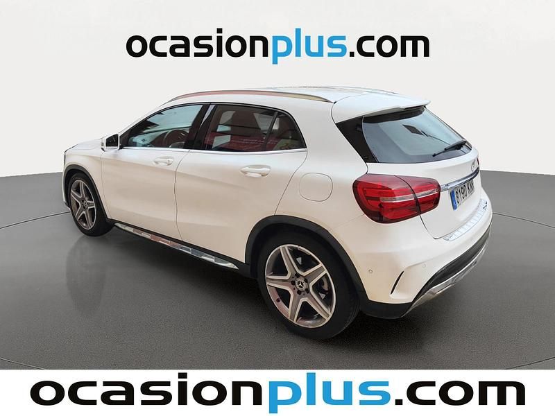 Usado Mercedes GLA180 AMG 122 CV (89 kW) 2018 Blanco SUV
