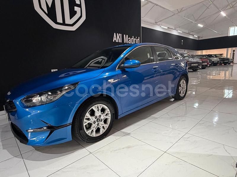 Usado Kia Ceed 120 CV (88 kW) 2024 Azul Utilitario