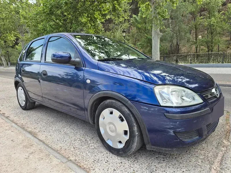 Usado Opel Corsa Essentia 60 CV (44 kW) 2004 Azul Utilitario