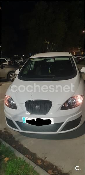 Usado Seat Altea XL 105 CV (77 kW) 2015 Blanco Monovolumen