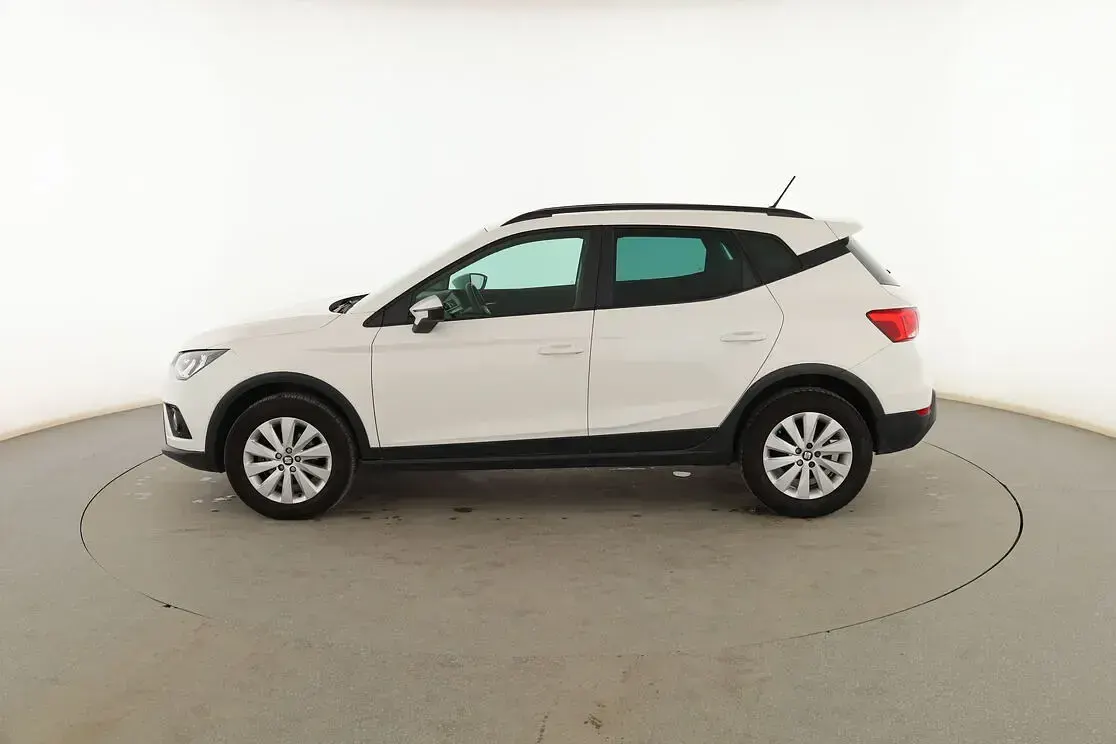 Usado Seat Arona Style 95 CV (69 kW) 2018 Blanco SUV