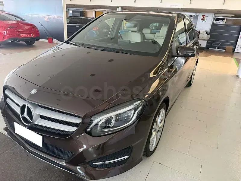 Usado Mercedes B200 156 CV (114 kW) 2015 Marrón Utilitario