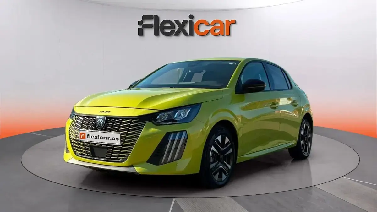 Usado Peugeot 208 Allure 110 CV (80 kW) 2025 Amarillo Utilitario