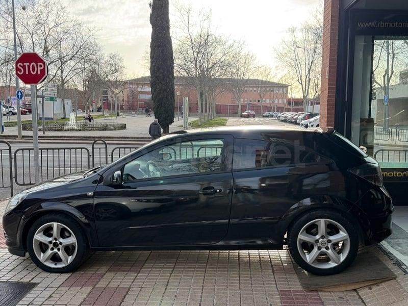 Usado Opel Astra GTC Sport 120 CV (88 kW) 2007 Negro Berlina