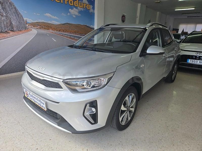 Usado Kia Stonic Plus 100 CV (73 kW) 2021 Gris / plata SUV