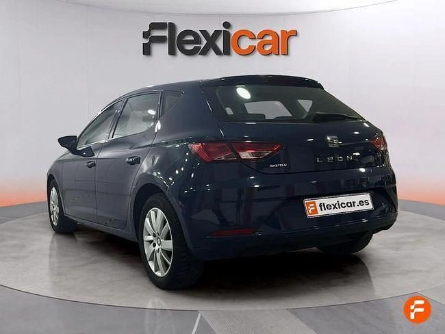 Usado Seat Leon Style 115 CV (84 kW) 2018 Azul Berlina