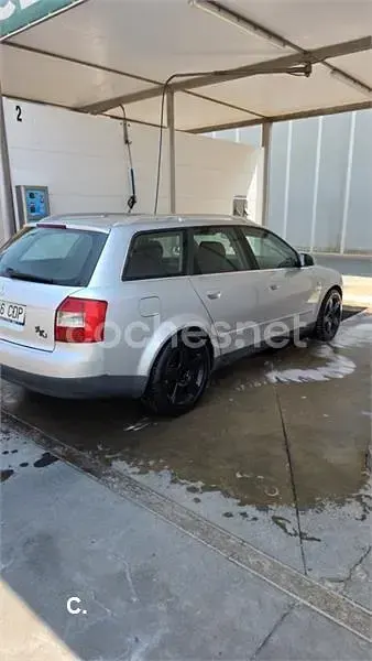 Usado Audi A4 130 CV (95 kW) 2003 Gris / plata Familiar