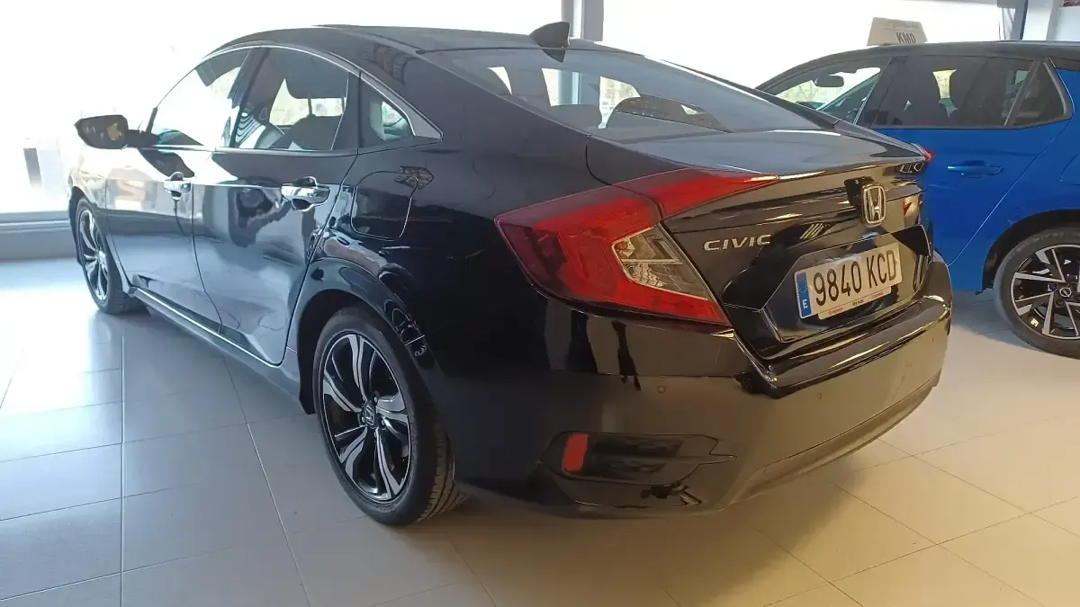 Usado Honda Civic Executive 182 CV (133 kW) 2017 Otro Berlina