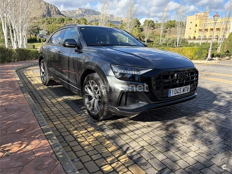 Usado Audi Q8 286 CV (210 kW) 2022 Gris / plata SUV