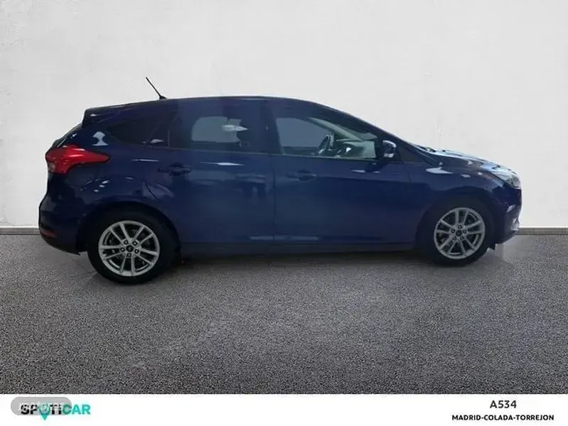 Usado Ford Focus Trend+ 120 CV (88 kW) 2018 Azul Berlina