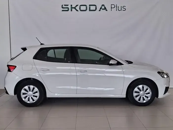 Usado Skoda Fabia Active 95 CV (69 kW) 2023 Blanco Utilitario